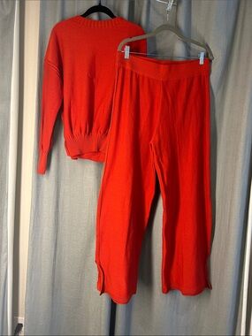 ME Makeover Essentials Bright Red Knit Cropped Wide-Leg Pants